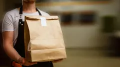 Yemek Uygulamaları Kıskaçta: İnternetten Yemek Söyleyenler İçin Bakanlık Kuralları Değiştiriyor